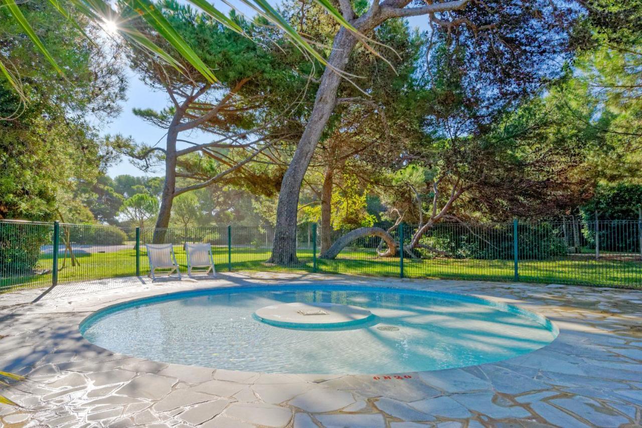 Residence Pierre & Vacances La Pinede Hyeres Exterior photo